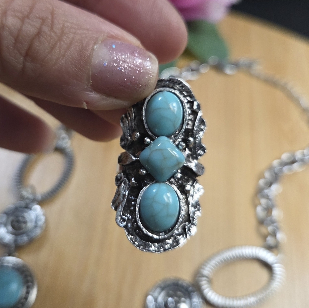 🌟BOGO Free🌟Turquoise and Silver Jewelry Set - Picture 6 of 7